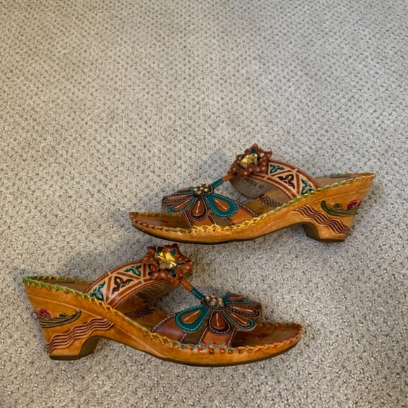 Elite by Corkys Hand-Painted Multi-Colored Leather Heeled Sandals Size 10 - Picture 7 of 10
